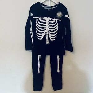 10 Threads Halloween Skeleton Glow  in the Dark 2 pc Set - Black- Size 5 NWT